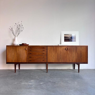 Mid Century sideboard Henry Rosengren Hansen palissander - LOUI.STORE