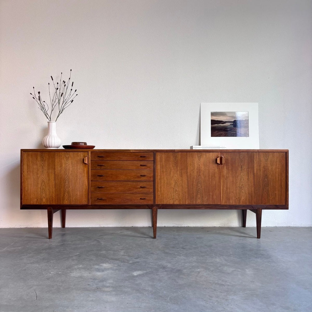 Mid Century sideboard Henry Rosengren Hansen palissander - LOUI.STORE