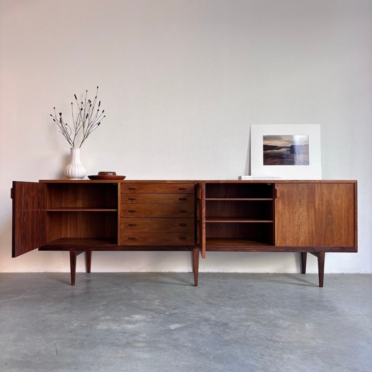 Mid Century sideboard Henry Rosengren Hansen palissander - LOUI.STORE