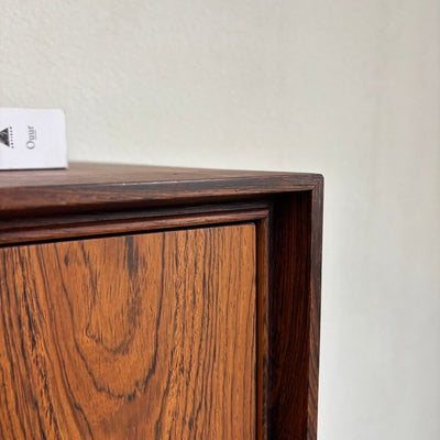 
                  
                    Mid Century sideboard palissander ronde knopjes - LOUI.STORE
                  
                