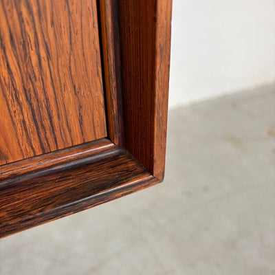 
                  
                    Mid Century sideboard palissander ronde knopjes - LOUI.STORE
                  
                