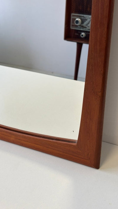 
                  
                    Mid century spiegel teak brede lijst - LOUI.STORE
                  
                