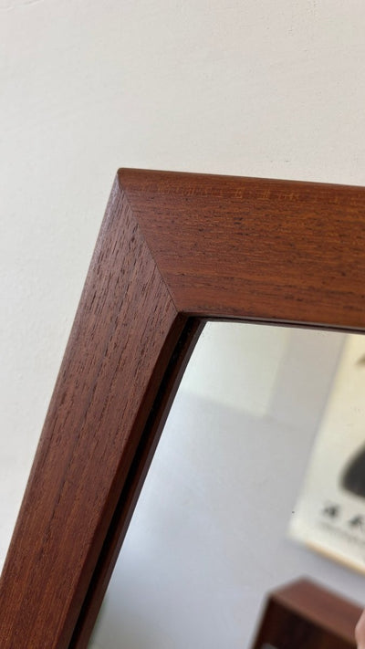 
                  
                    Mid century spiegel teak brede lijst - LOUI.STORE
                  
                