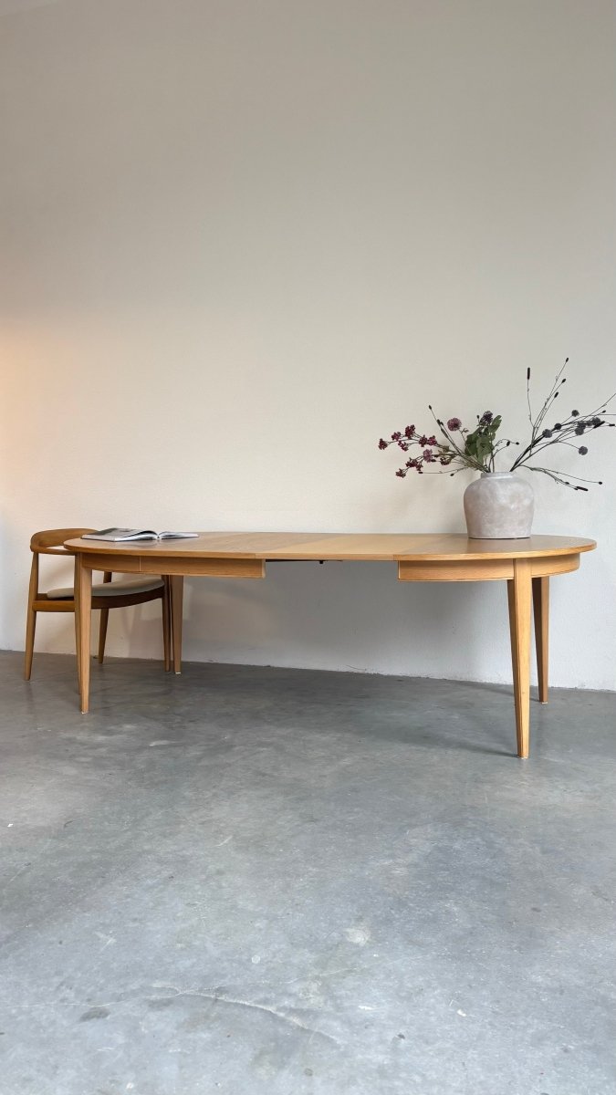 
                  
                    Mid Century uitschuifbare eettafel Omann Jun eiken, model 55 - LOUI.STORE
                  
                