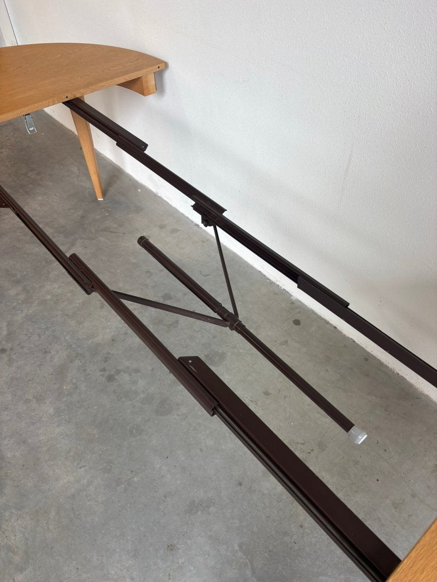 
                  
                    Mid Century uitschuifbare eettafel Omann Jun eiken, model 55 - LOUI.STORE
                  
                