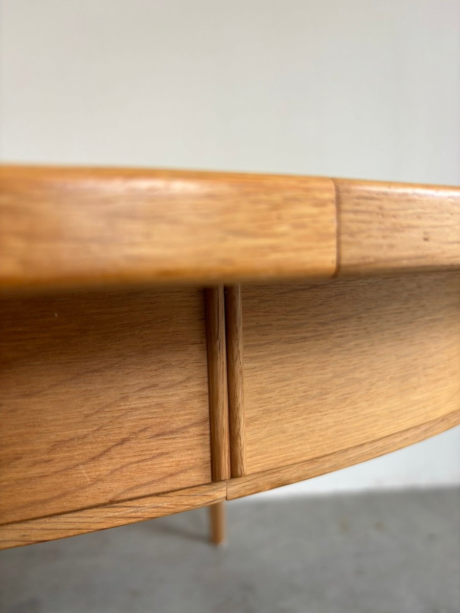 
                  
                    Mid Century uitschuifbare eettafel Omann Jun eiken, model 55 - LOUI.STORE
                  
                