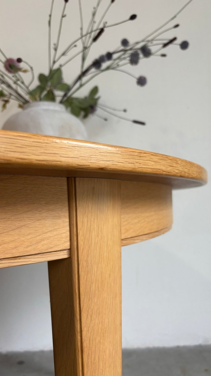 
                  
                    Mid Century uitschuifbare eettafel Omann Jun eiken, model 55 - LOUI.STORE
                  
                