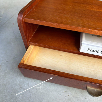 
                  
                    Nachtkastje teak met lade en vak - LOUI.STORE
                  
                