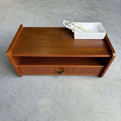 
                  
                    Nachtkastje teak met lade en vak - LOUI.STORE
                  
                