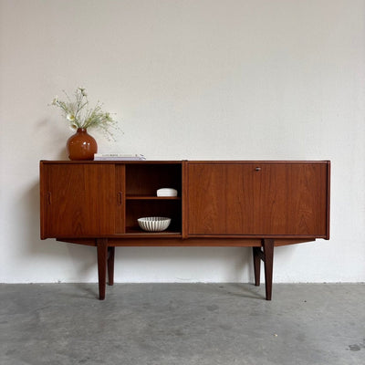 Ondiep vintage sideboard teak met klep - LOUI.STORE