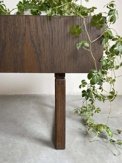 
                  
                    Plantenbak Kai Kristiansen donker eiken - LOUI.STORE
                  
                