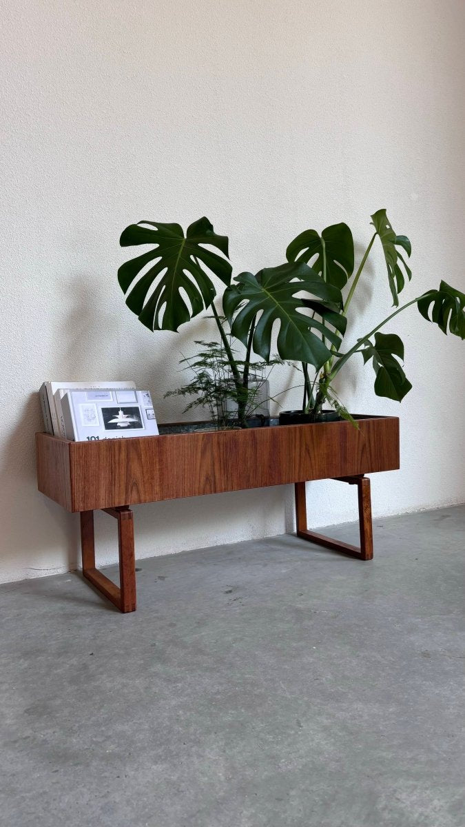 
                  
                    Plantenbak teak Kai Kristiansen - LOUI.STORE
                  
                