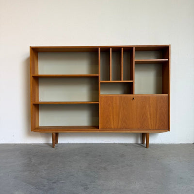 
                  
                    Ruim eiken vintage boekenkast met klep - open schappen - LOUI
                  
                