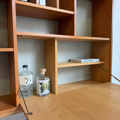 
                  
                    Ruim eiken vintage boekenkast met klep - open schappen - LOUI
                  
                