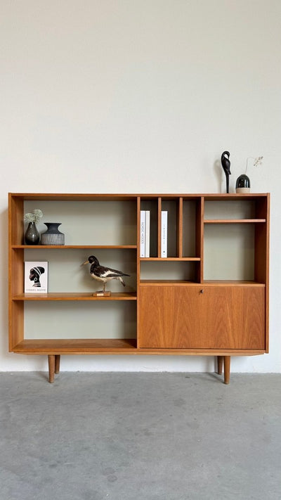 
                  
                    Ruim eiken vintage boekenkast met klep - open schappen - LOUI
                  
                