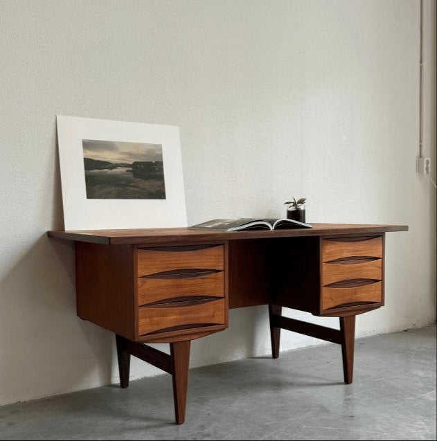 Ruim vintage Deens 2 - zijdig bureau - LOUI.STORE