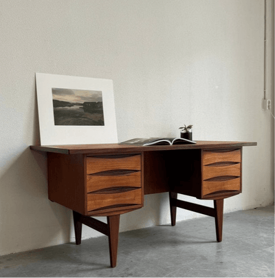 Ruim vintage Deens 2 - zijdig bureau - LOUI.STORE