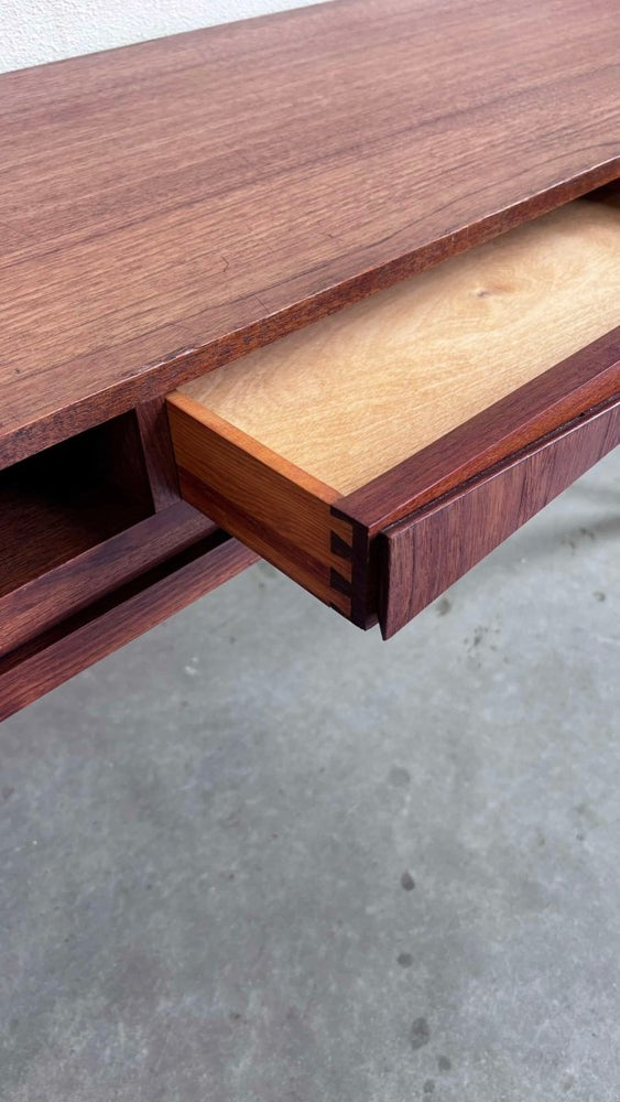 
                  
                    Salontafel 1 lade 2 vakken teak - LOUI.STORE
                  
                