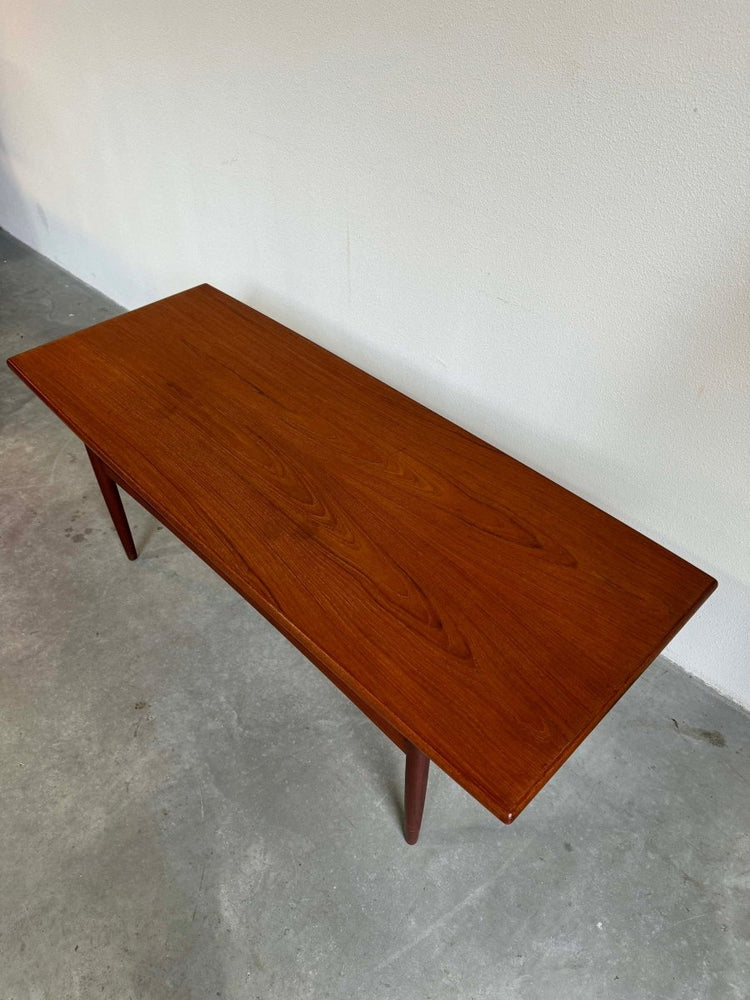 
                  
                    Salontafel teak met spijlen - LOUI.STORE
                  
                