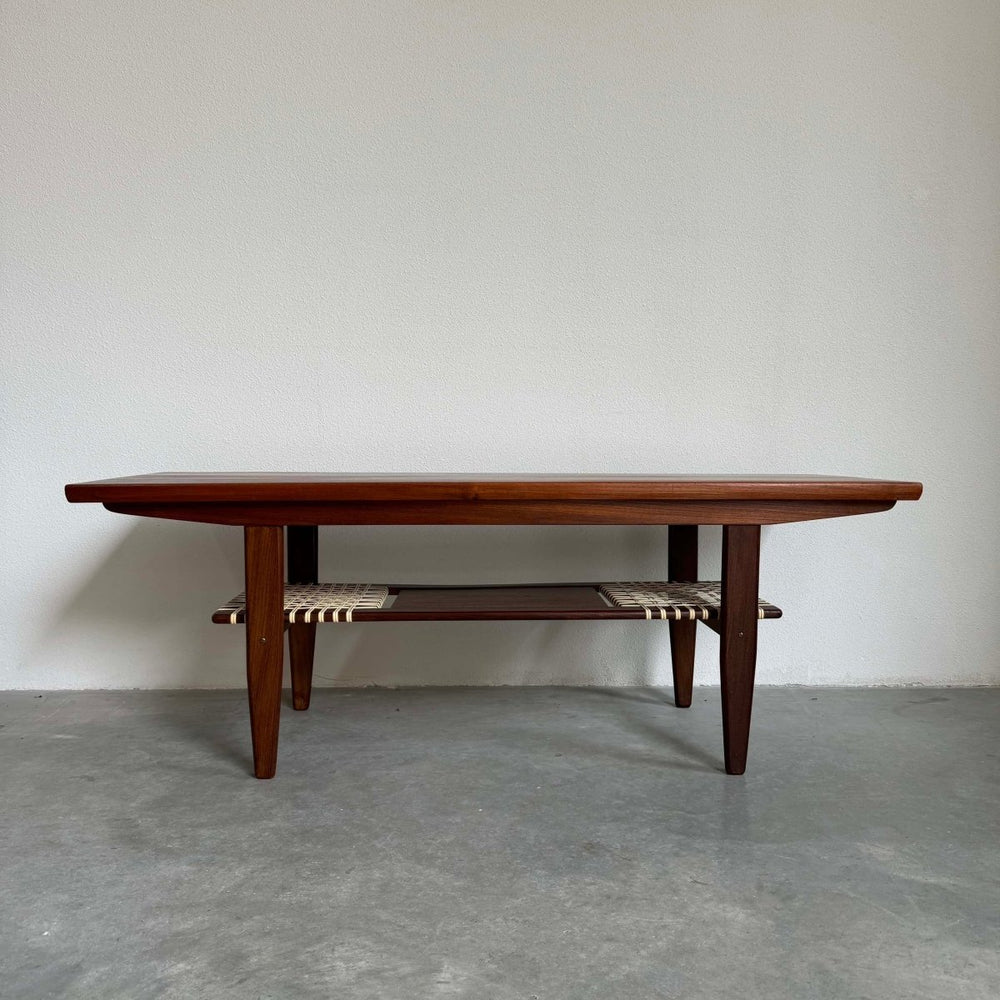 
                  
                    Salontafel teak met vlechtwerk - LOUI.STORE
                  
                