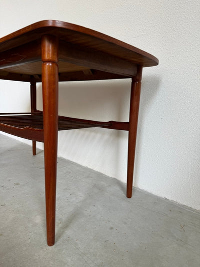 
                  
                    Salontafel teak spijltjes - LOUI.STORE
                  
                