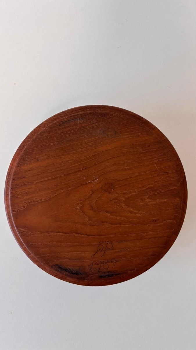 
                  
                    Schaaltje massief teak - LOUI.STORE
                  
                