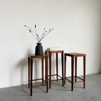 
                  
                    Set 3 vintage plantentafeltjes - bijzettafel palissander - LOUI
                  
                