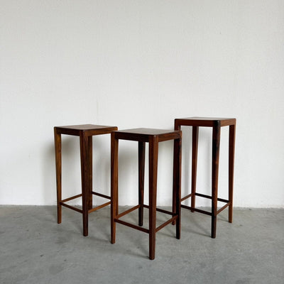 
                  
                    Set 3 vintage plantentafeltjes - bijzettafel palissander - LOUI
                  
                