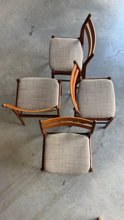 
                  
                    Set 4* Deens vintage eetkamerstoelen teak - LOUI.STORE
                  
                