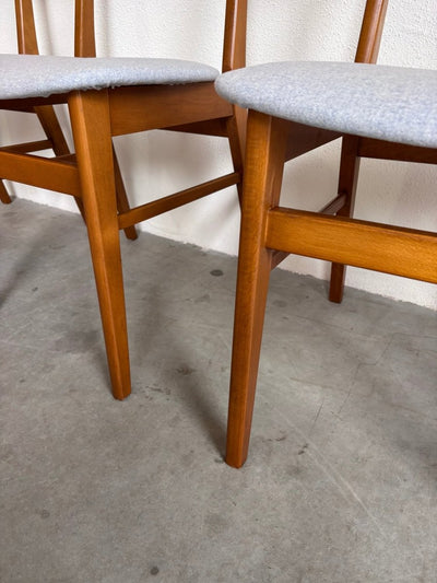 
                  
                    Set 4* Farstrup stoelen licht blauw - LOUI.STORE
                  
                