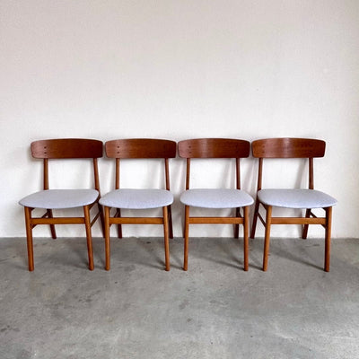 Set 4* Farstrup stoelen licht blauw - LOUI.STORE