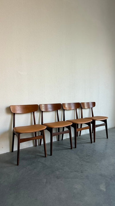 
                  
                    Set 4* vintage eetkamerstoelen teak - skai Schiønning & Elgaard - LOUI
                  
                