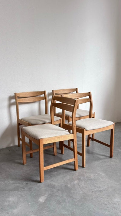 
                  
                    Set 4* vintage eiken stoelen - LOUI.STORE
                  
                