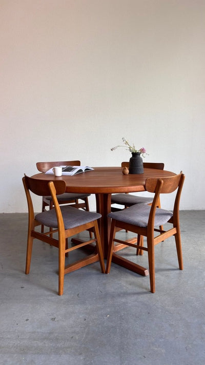 
                  
                    Set 4* vintage Findahl eetkamerstoelen teak - LOUI
                  
                
