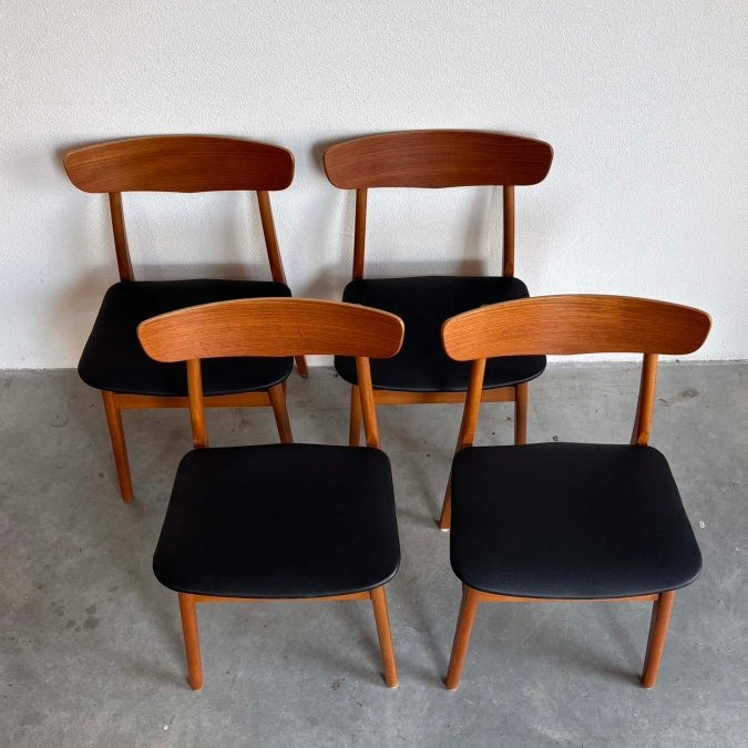 
                  
                    Set 4* vintage Findahl stoelen skai - LOUI.STORE
                  
                