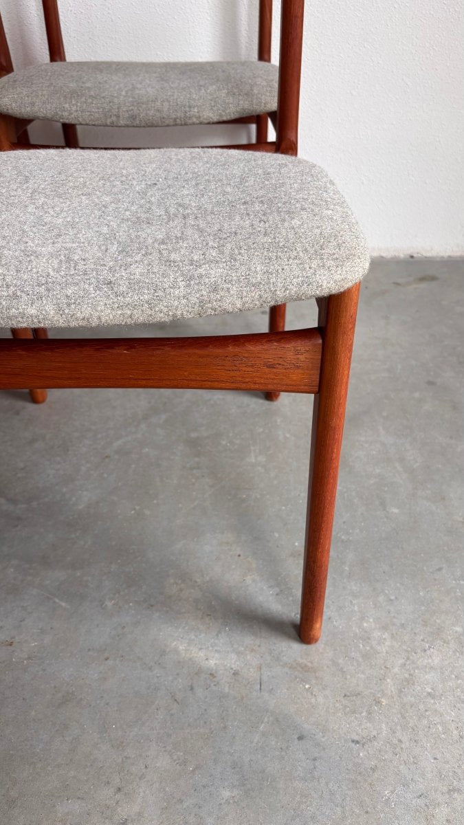 
                  
                    Set 4 vintage stoelen Thorsø - LOUI.STORE
                  
                