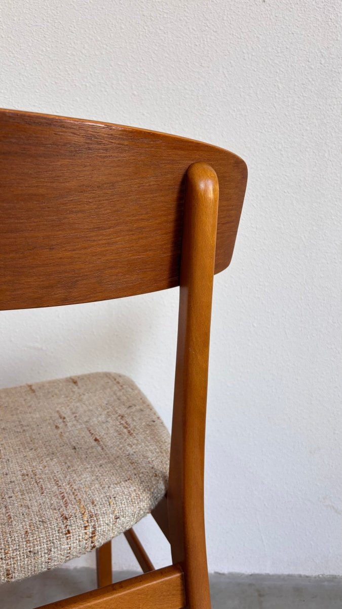 
                  
                    Set 6* vintage Farstrup stoelen teak - LOUI.STORE
                  
                