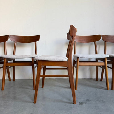 
                  
                    Set 6* vintage Findahl eetkamerstoelen dots - LOUI
                  
                