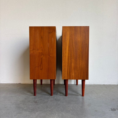 
                  
                    Set kleine vintage boekenkastjes teak - LOUI.STORE
                  
                