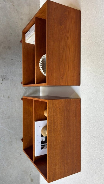 
                  
                    Set kleine vintage boekenkastjes teak - LOUI.STORE
                  
                