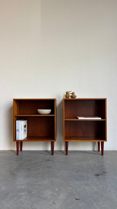 
                  
                    Set kleine vintage boekenkastjes teak - LOUI.STORE
                  
                