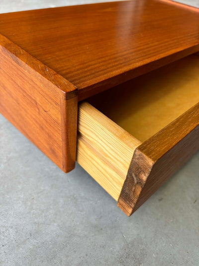 
                  
                    Set nachtkastjes teak - LOUI.STORE
                  
                