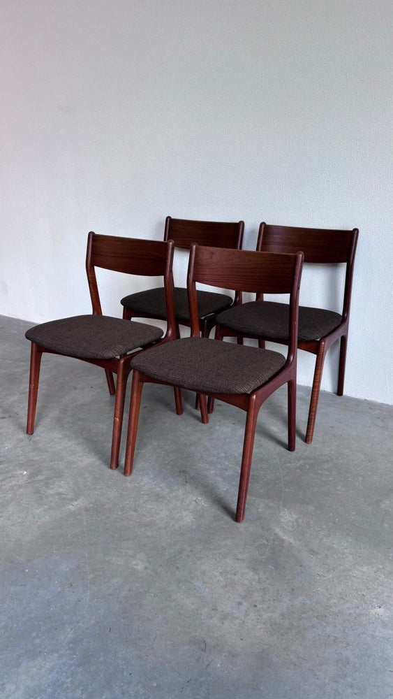 
                  
                    Set stoelen *4 teak bruin - LOUI.STORE
                  
                