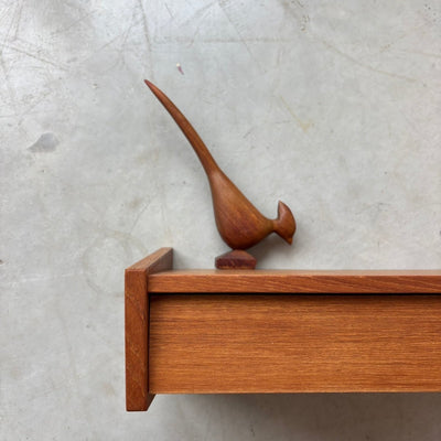 
                  
                    Set van 2 teak vintage wandkastjes - nachtkastjes - LOUI.STORE
                  
                