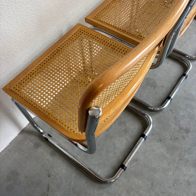 
                  
                    Set van 4 Cesca stoelen Marcel Breuer - LOUI.STORE
                  
                