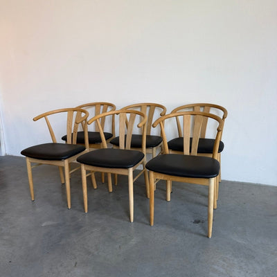 
                  
                    Set van 6 eiken Deense eetkamerstoelen - LOUI
                  
                