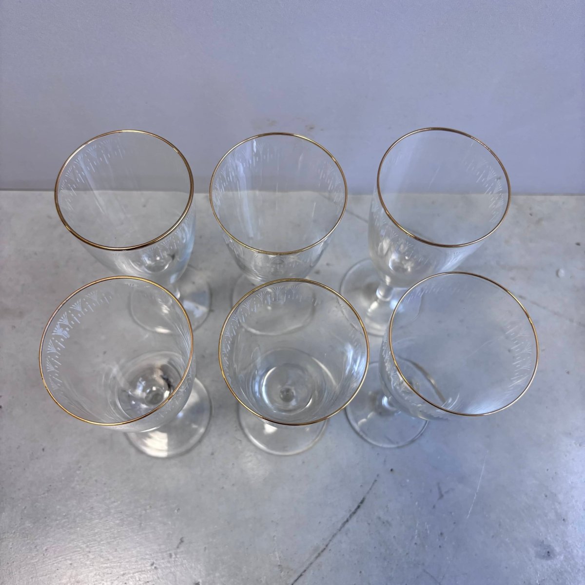 
                  
                    Set vintage glaasjes gouden randje - LOUI.STORE
                  
                