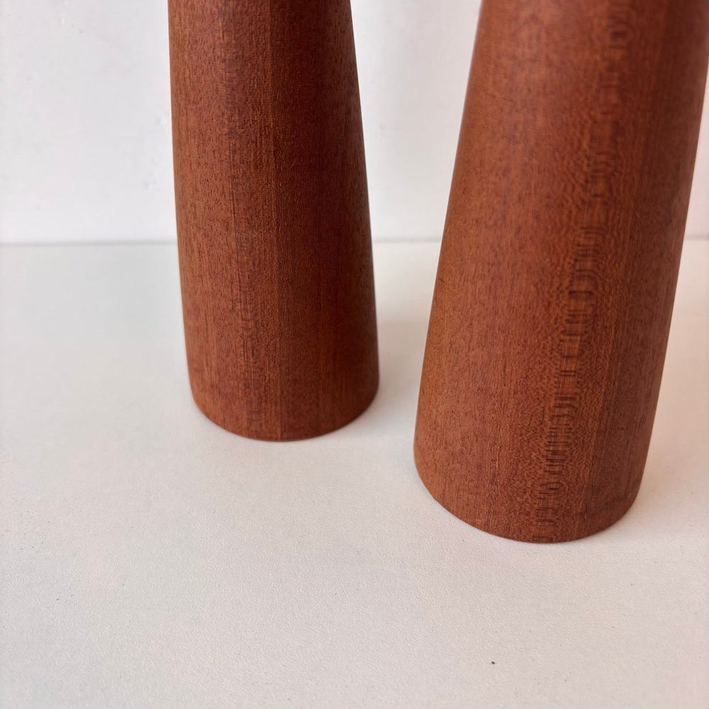 
                  
                    Set vintage kandelaars teak - LOUI.STORE
                  
                