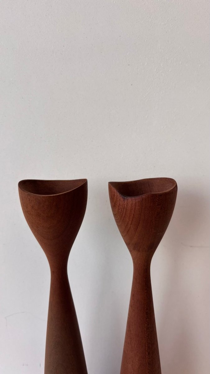 
                  
                    Set vintage kandelaars teak - LOUI.STORE
                  
                