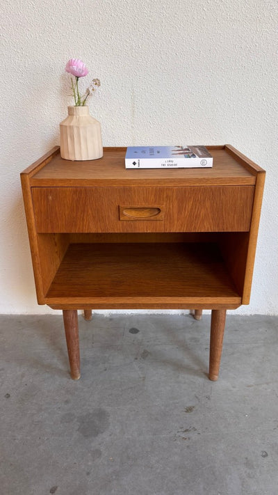 
                  
                    Set vintage nachtkastjes eiken - LOUI.STORE
                  
                